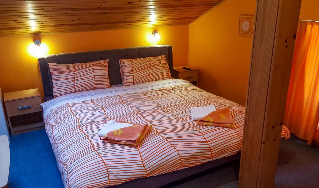 Rooms With Shared Kitchen Zver, Great For Hikers Hudajuzna Exterior foto