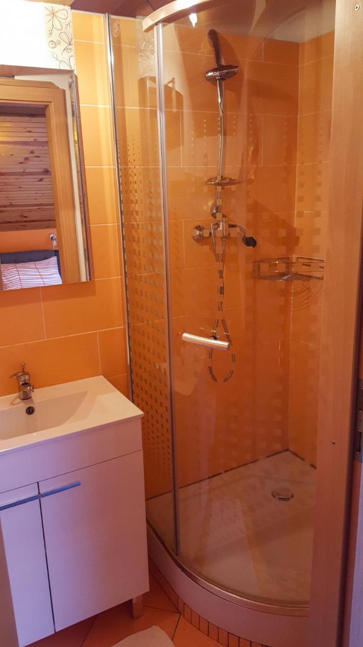 Rooms With Shared Kitchen Zver, Great For Hikers Hudajuzna Exterior foto